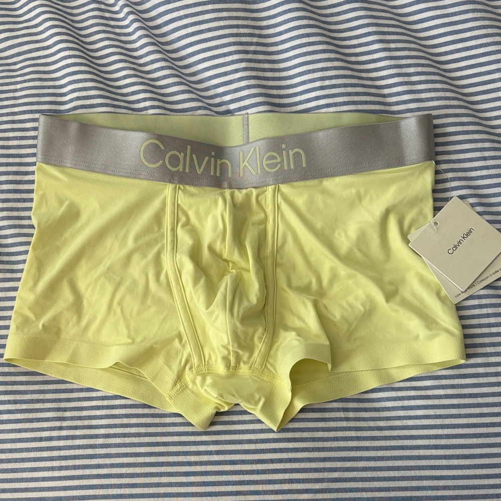 Calvin Klein Men's Light Green Boxer Briefs